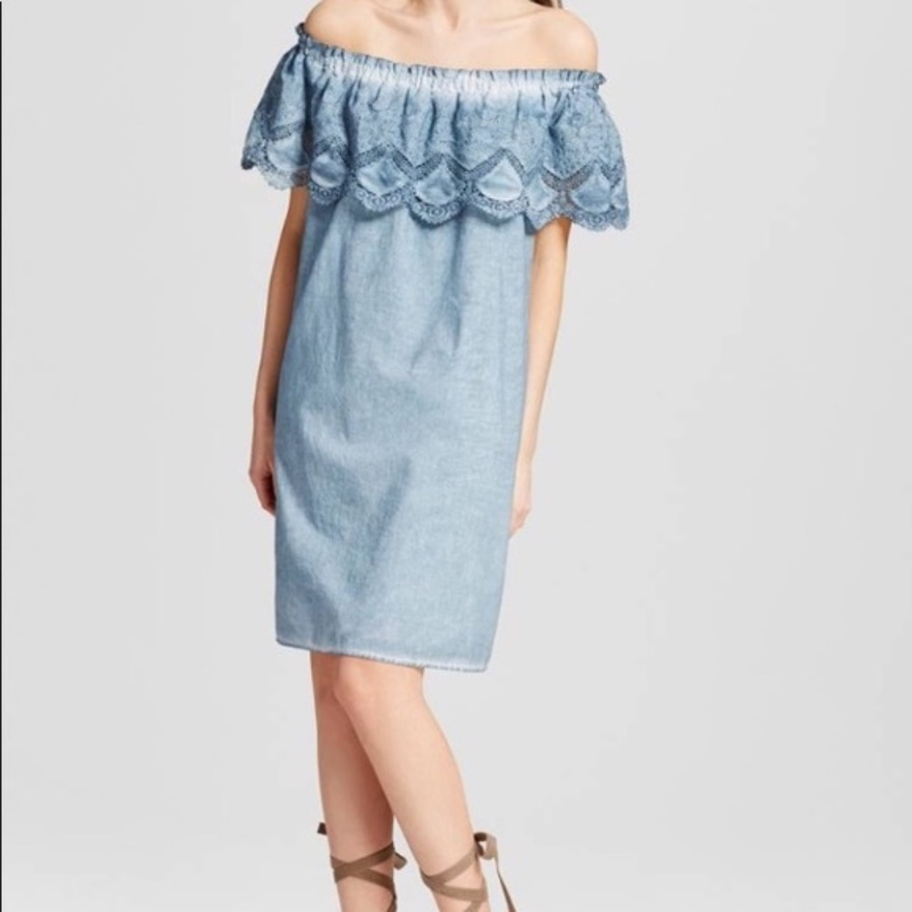 EUC Knox Rose Off Shoulder Chambray Dress